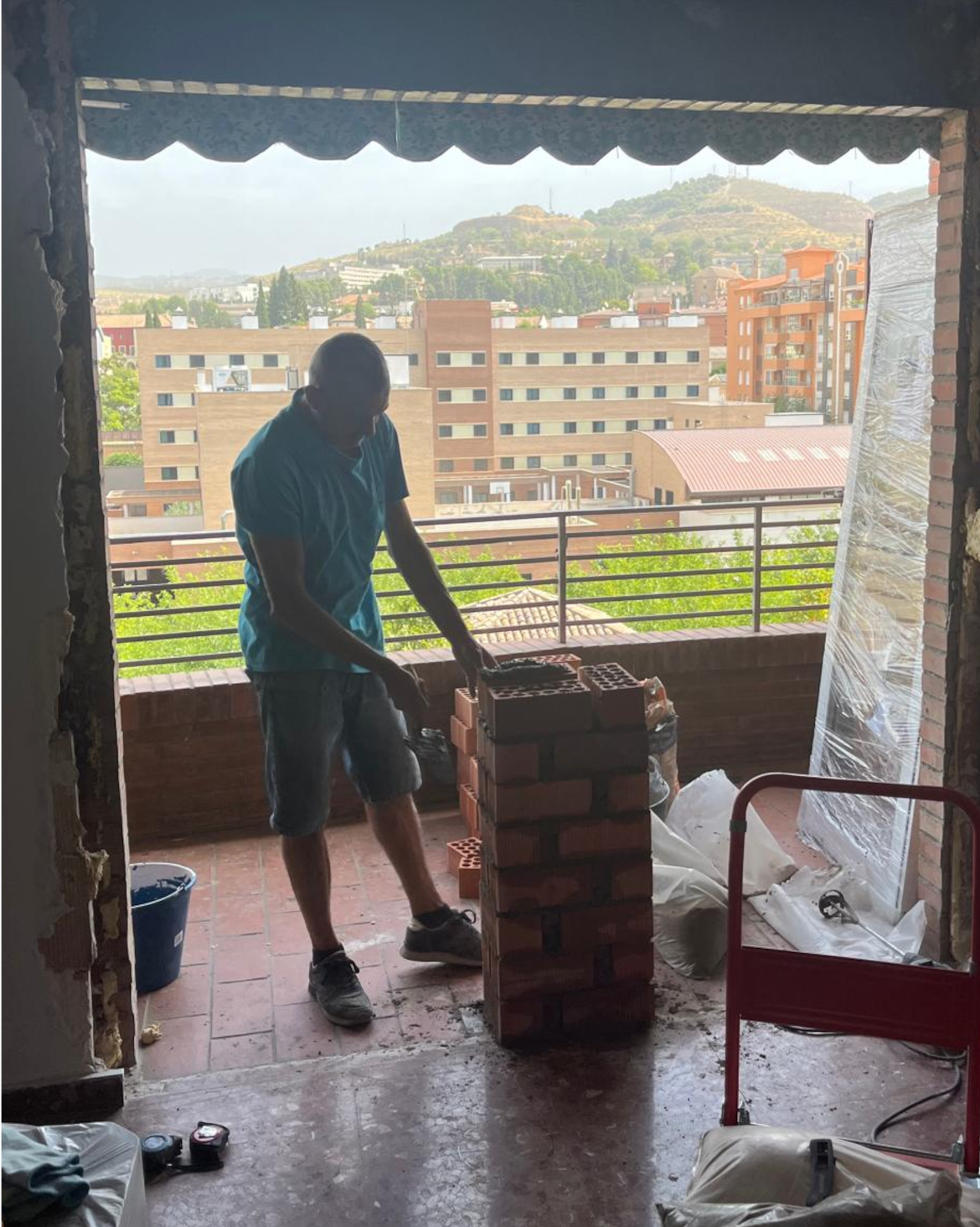 Profesional en fontanería, carpintería y construcción